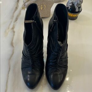 Guess Elegant Black Ankle Booties
